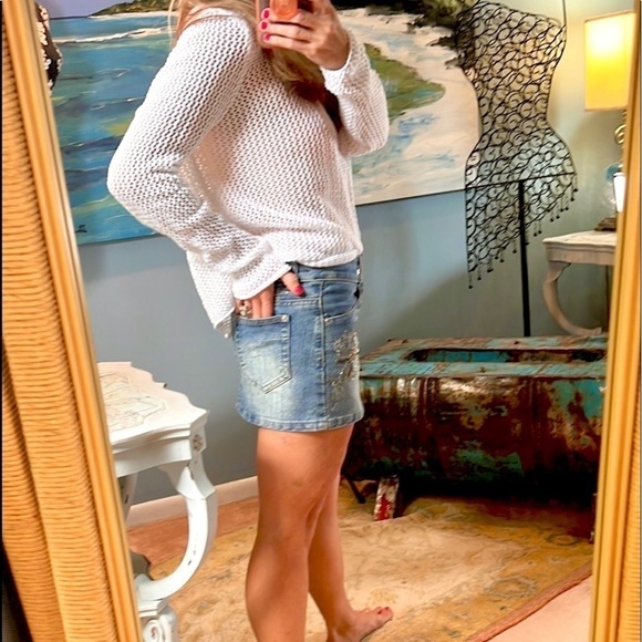 VTG Marilu, Jean Skirt w/Beautiful Embellished Designs, Like New Condition, S - Picture 3 of 10